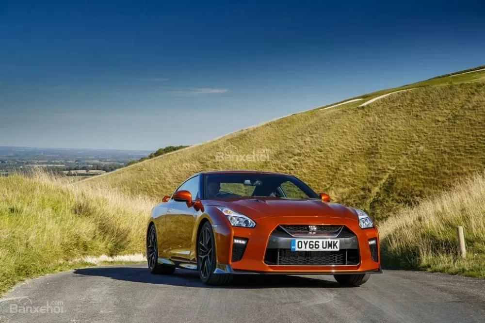 NISSAN GT-R 2017