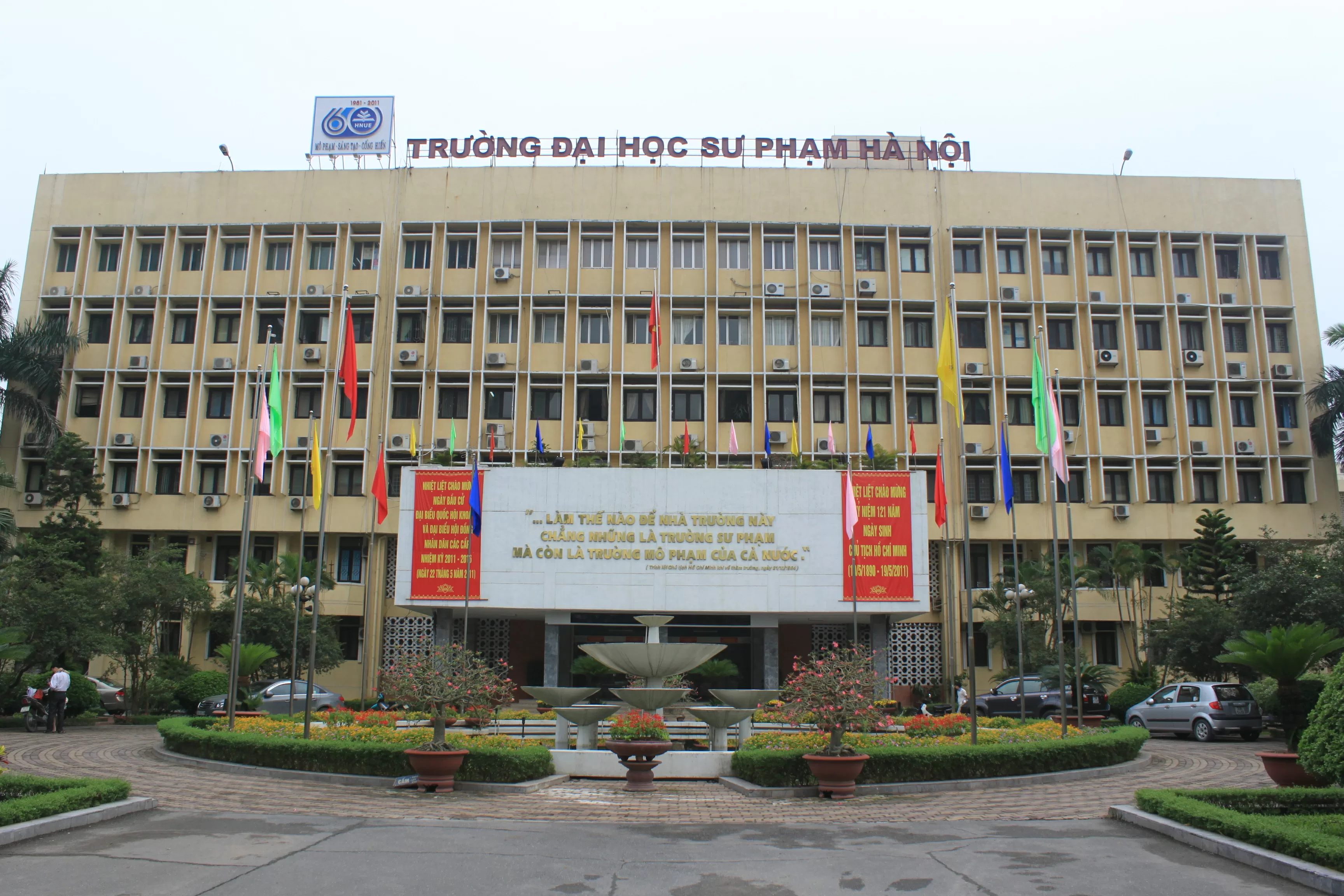 Top 10 trường dạy ngành du lịch nhà hàng khách sạn dễ xin được việc nhất Hà Nội