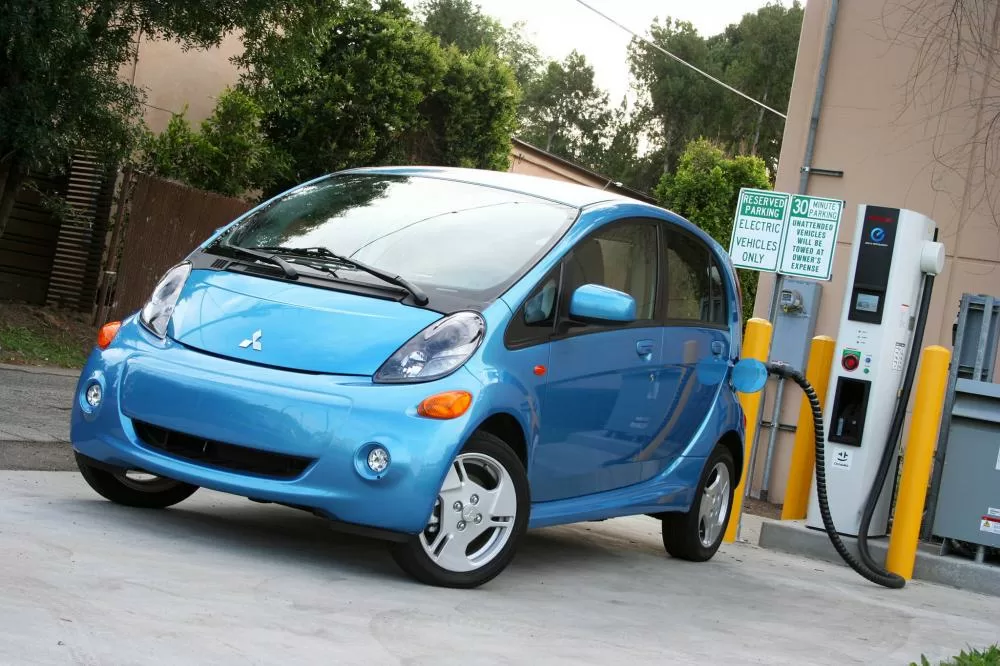 MITSUBISHI I-MIEV 2016