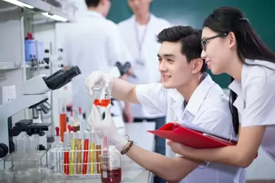 Top 10 ngành học thuộc lĩnh vực sức khỏe hot nhất hiện nay