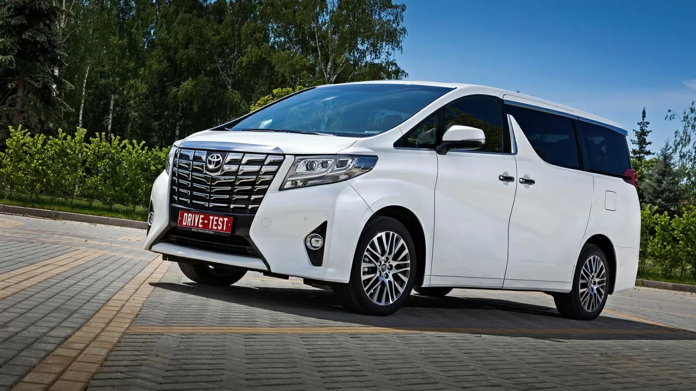 Top 10 mẫu xe hơi du lịch có doanh số tệ nhất năm nay
