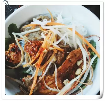 Top 5 quán bún thịt nem nướng ngon nhất tại Huế