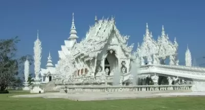 Top 5 địa điểm du lịch tâm linh hot nhất xứ Chùa Vàng