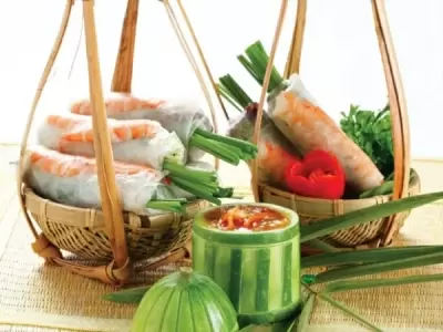 Top 7 món bánh tráng cuốn ngon có thể mua ở đất Sài Gòn