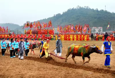 Top 7 lễ hội truyền thống lớn và nổi tiếng nhất ở Thừa Thiên Huế