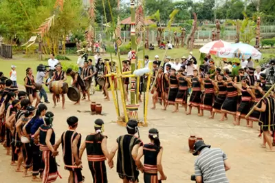 Top 6 lễ hội truyền thống lớn và nổi tiếng nhất ở Yên Bái