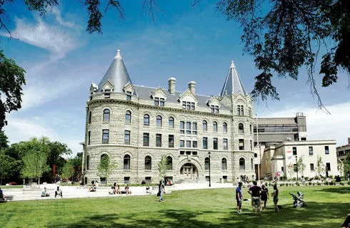 Top 10 trường đại học nổi tiếng tại Canada cho các du học sinh