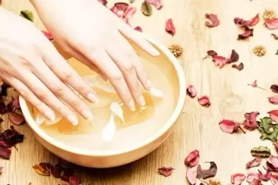 TOP 7 bí quyết làm mềm tay bị chai hiệu quả