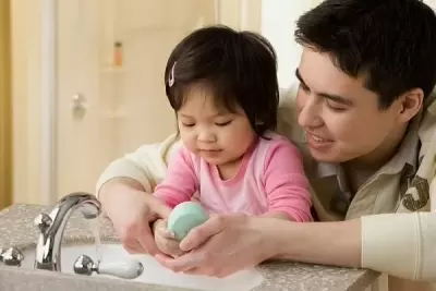 TOP 7 cách phòng chống bệnh cho trẻ nhỏ lúc thời tiết giao mùa