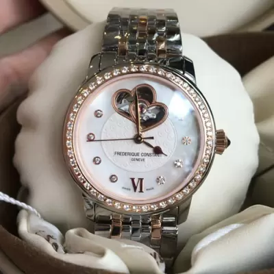 Top 8 mẫu đồng hồ nữ dây kim loại đẹp và đang được yêu thích nhất hiện nay