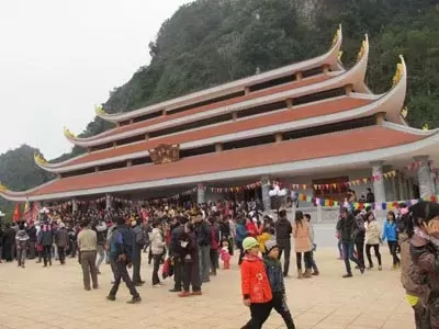 Top 5 ngôi chùa nổi tiếng và linh thiêng nhất tại Hòa Bình