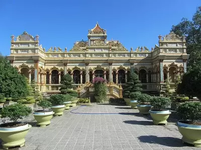 Top 5 ngôi chùa nổi tiếng và linh thiêng nhất tại Tiền Giang