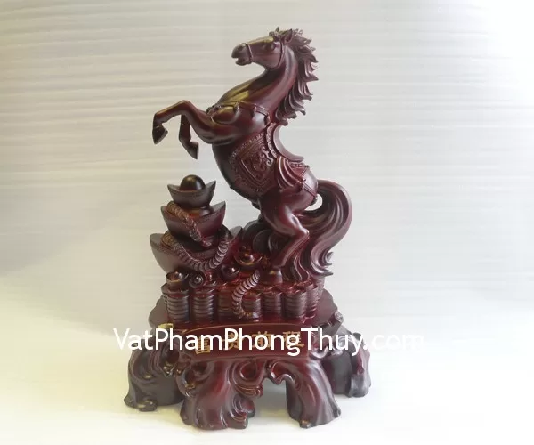 Top 10 đồ phong ghủy tốt nhất với vận mạng người sinh năm Ngọ năm 2018