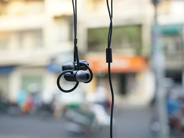 Top 4 tai nghe in ear đánh giá có âm thanh hay nhất của Bowes And Wilkins