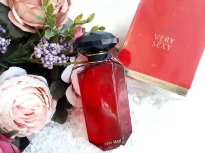 Top 5 lọ nước hoa phong cách duyên dáng được ưa thích nhất