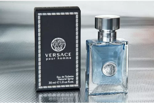 Top 5 lọ nước hoa được ưa thích nhất của Versace