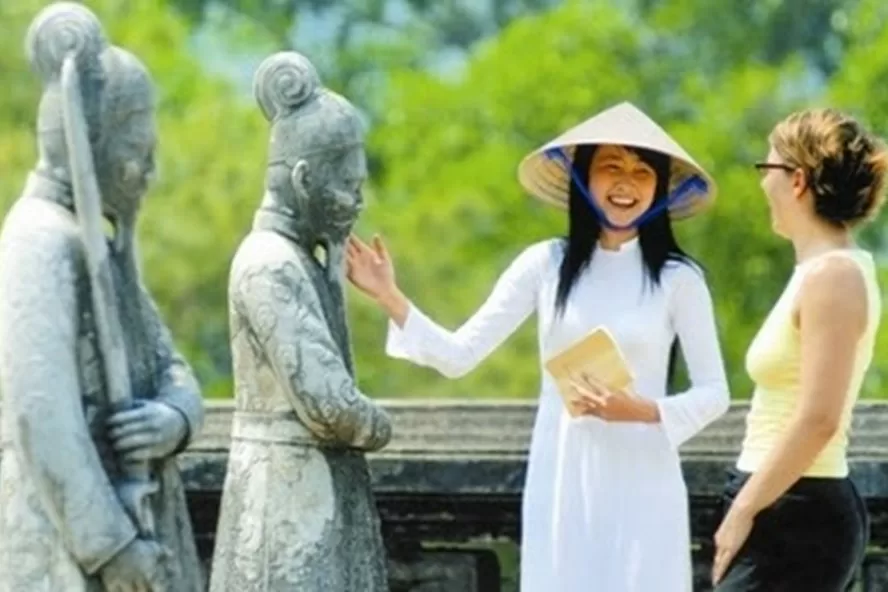 Top 5 kinh nghiệm làm hướng dẫn viên chuyên nghiệp mà sinh viên nên biết