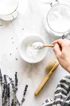4 cách giúp bạn làm sạch da và thu nhỏ lỗ chân lông trong tiết trời nóng nực của mùa hè này
