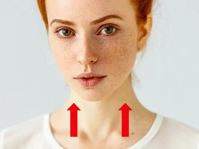 5 cách hiệu quả bảo vệ và giúp làn da cổ của bạn trông xinh hơn