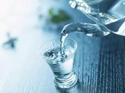 Top 7 cách uống nước sẽ gây hại cho sức khỏe