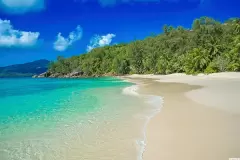 Top 5 bãi biển đẹp nhưng lại có giá đắt nhất trên thế giới
