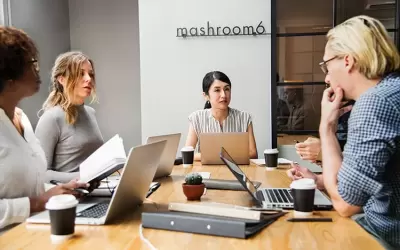 Top 8 câu nói đừng nên lỡ miệng nói ra khi giao tiếp nơi công sở