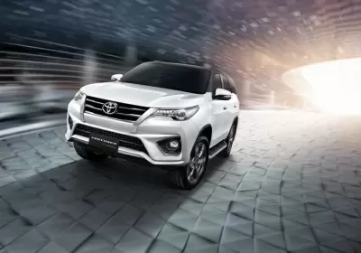 Top 5 mẫu xe suv có khả năng lội nước trên 500mm vẫn chạy tốt