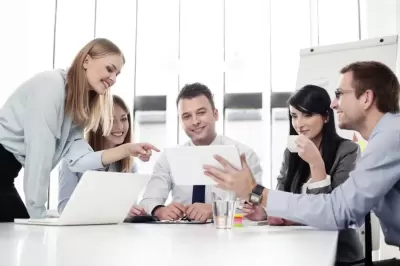 Top 7 cẩm nang để làm việc cùng với sếp nhỏ tuổi hơn mình
