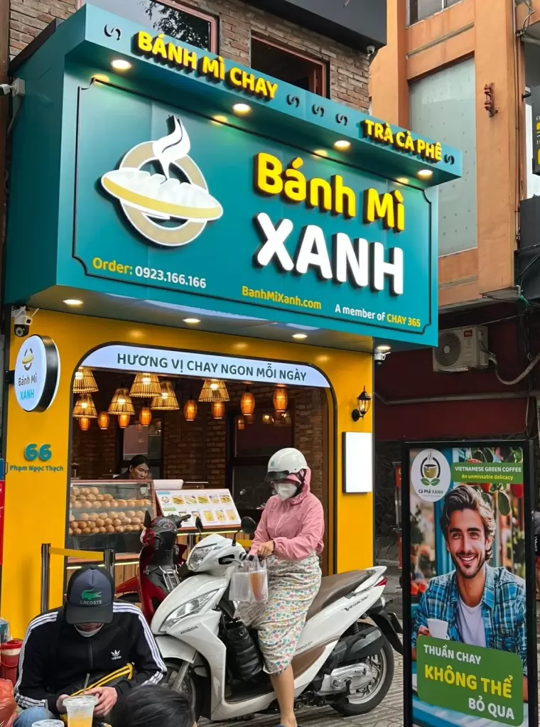 Xu Hướng Ăn Chay, Sống Xanh: Sức Cuốn Hút Từ Chuỗi Bánh Mì XANH - BanhMiXanh.com